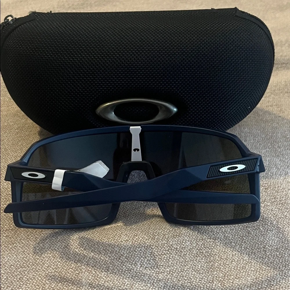 Brand New - Oakley Black and Blue Glasses with Case